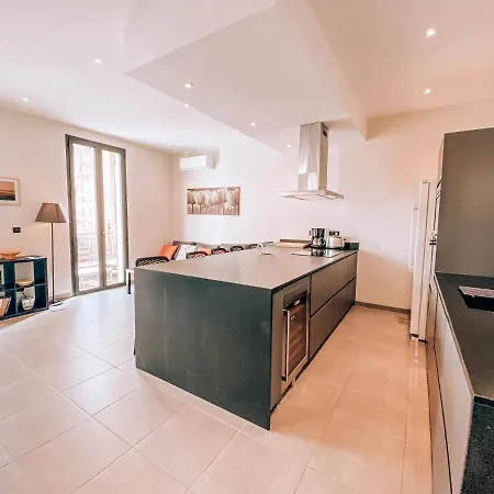 4 Pieces Renove Terrasse Coeur De Ville Apartment Le Lavandou