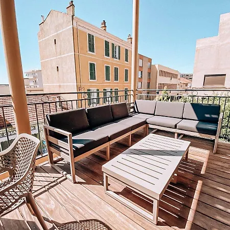 4 Pieces Renove Terrasse Coeur De Ville Apartment *