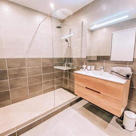 4 Pieces Renove Terrasse Coeur De Ville Apartment Le Lavandou